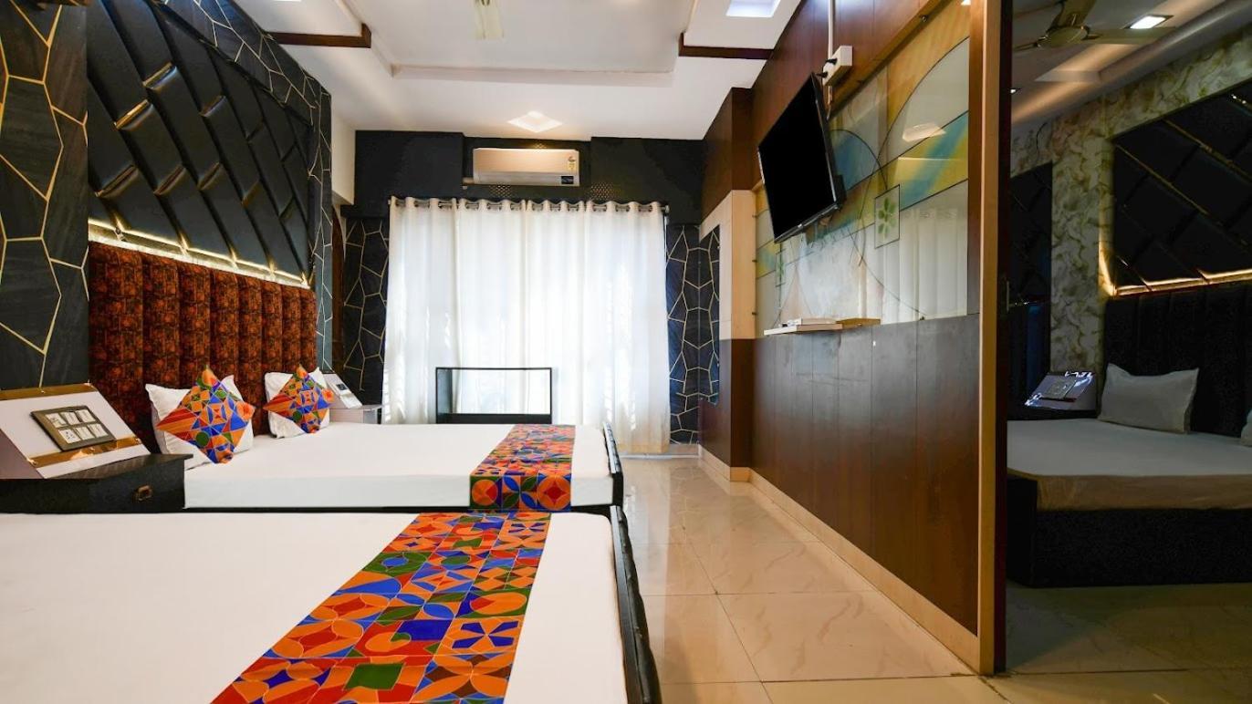 Hotel Mark Удджайн Экстерьер фото
